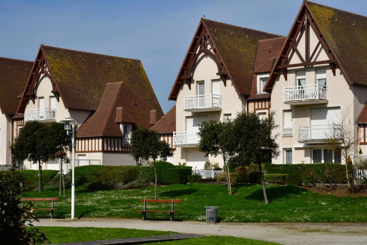 Appartement Au Pied De La Plage - Balcon - Parking Courseulles-sur-Mer Ngoại thất bức ảnh