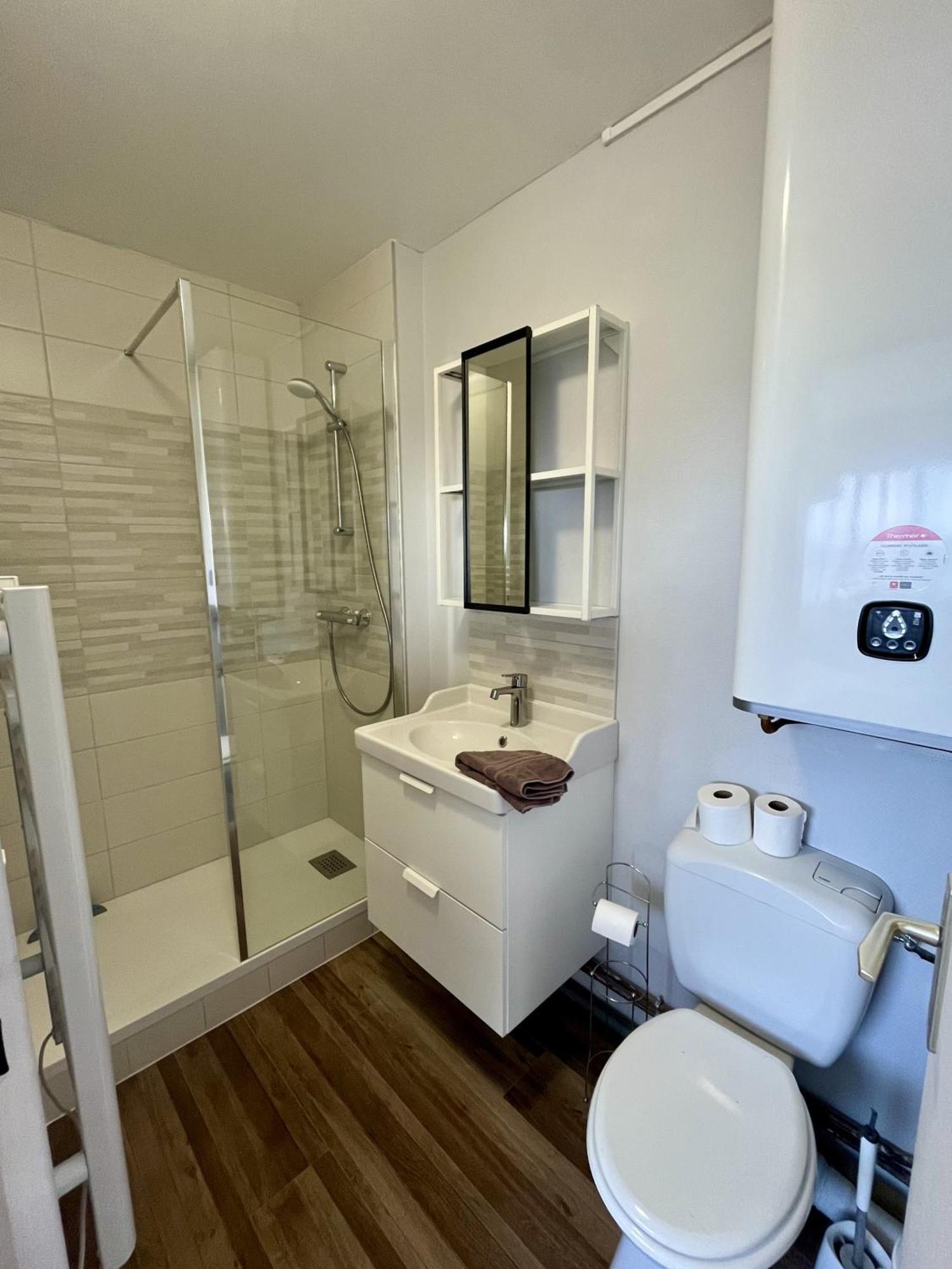 Appartement Au Pied De La Plage - Balcon - Parking Courseulles-sur-Mer Ngoại thất bức ảnh